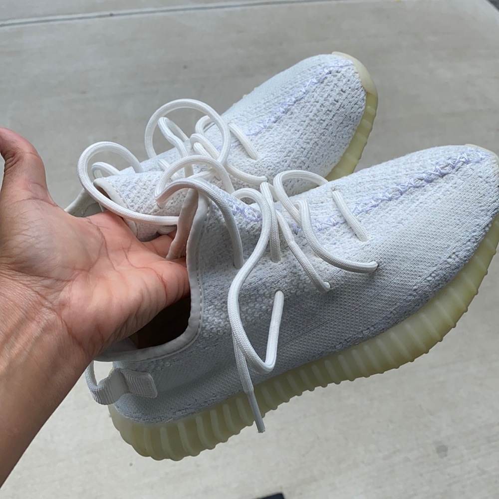 YEEZY TRIPLE WHITE (size 5.5)